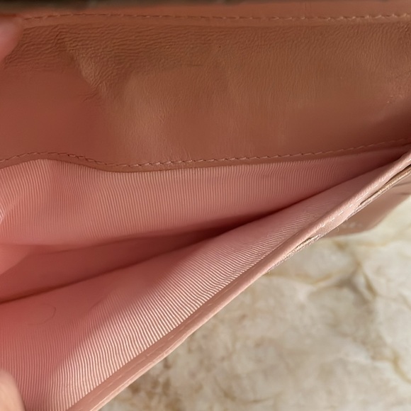 Chanel grey tri-fold wallet in diamond quilted pattern - Picture 15 of 17